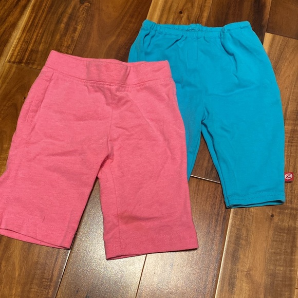 Girl’s 3-6 months Lightweight Pants Bundle: 3 Leggings & 1 Cotton Check Pants - Picture 6 of 8